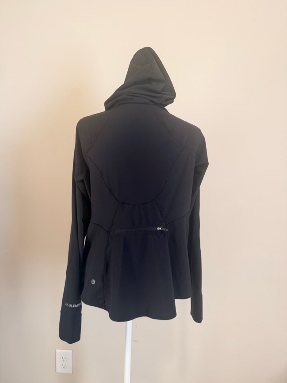Lululemon stretchy Mist hooded Windbreaker Black water repellent size 6 women's - Picture 6 of 15